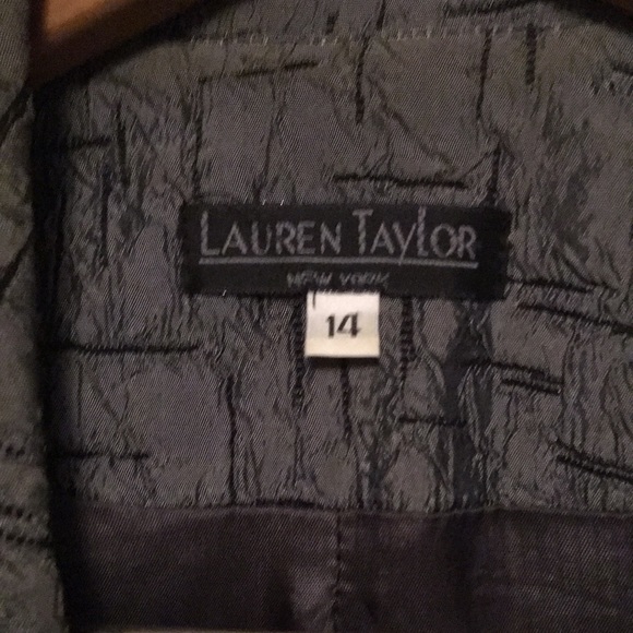 Lauren Taylor gray suit with a midi skirt slightly narrowed to the bottom, 14 - Picture 3 of 8